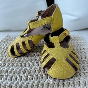 Monkey Feet shoes size 18-24 months